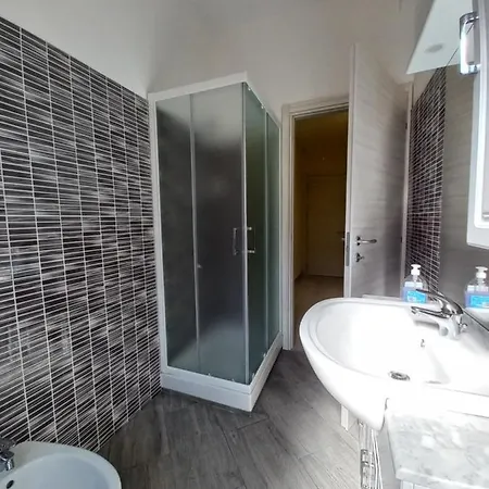 L.ady Πανσιόν Μπολόνια