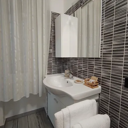 L.ady Casa de hóspedes 3*